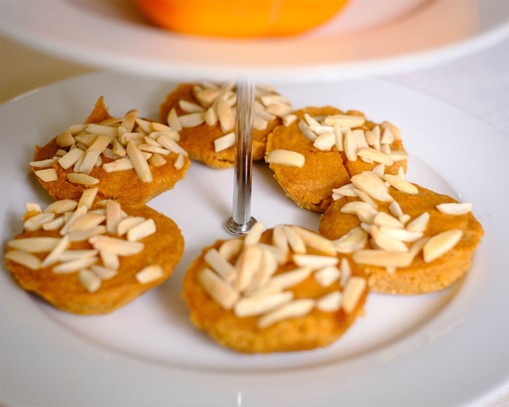 round plate with with persimmon muffins