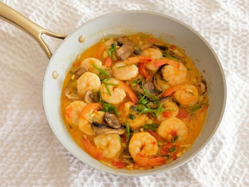 Shrimp in creamy coconut sauce